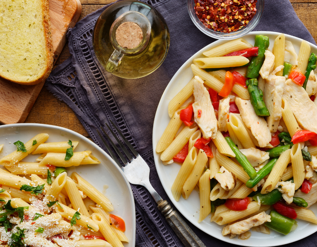 Penne au poulet et asperges vertes