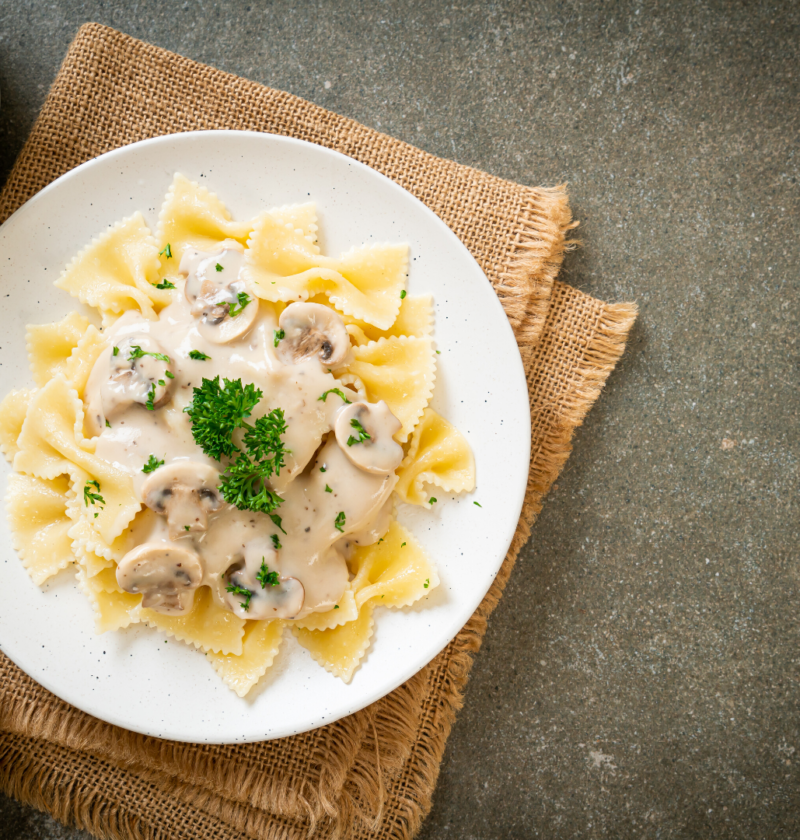 Papillons aux champignons et aux haricots blancs